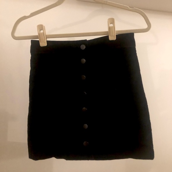 Aritzia Wilfred Free Skirt - Picture 2 of 2
